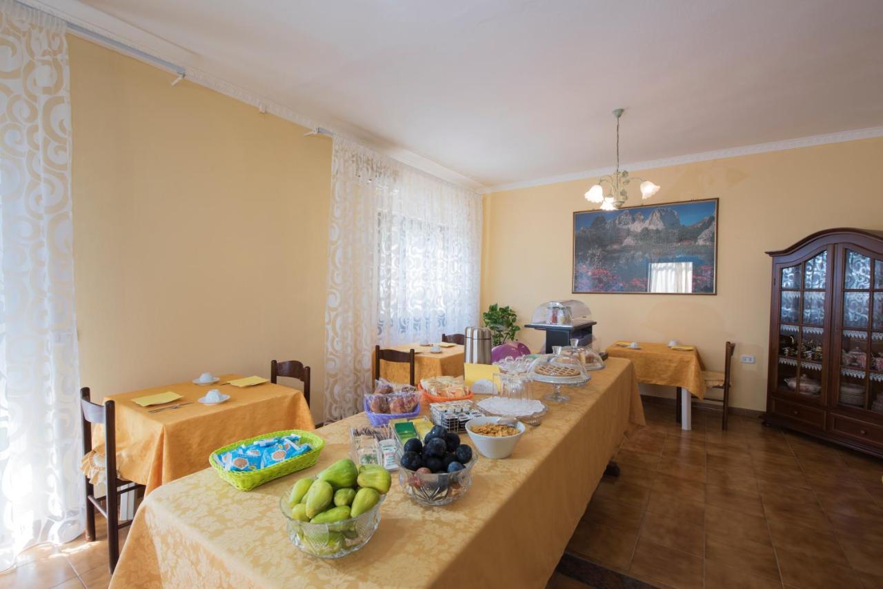 La Rosa Dei Venti B&B Chia Kültér fotó