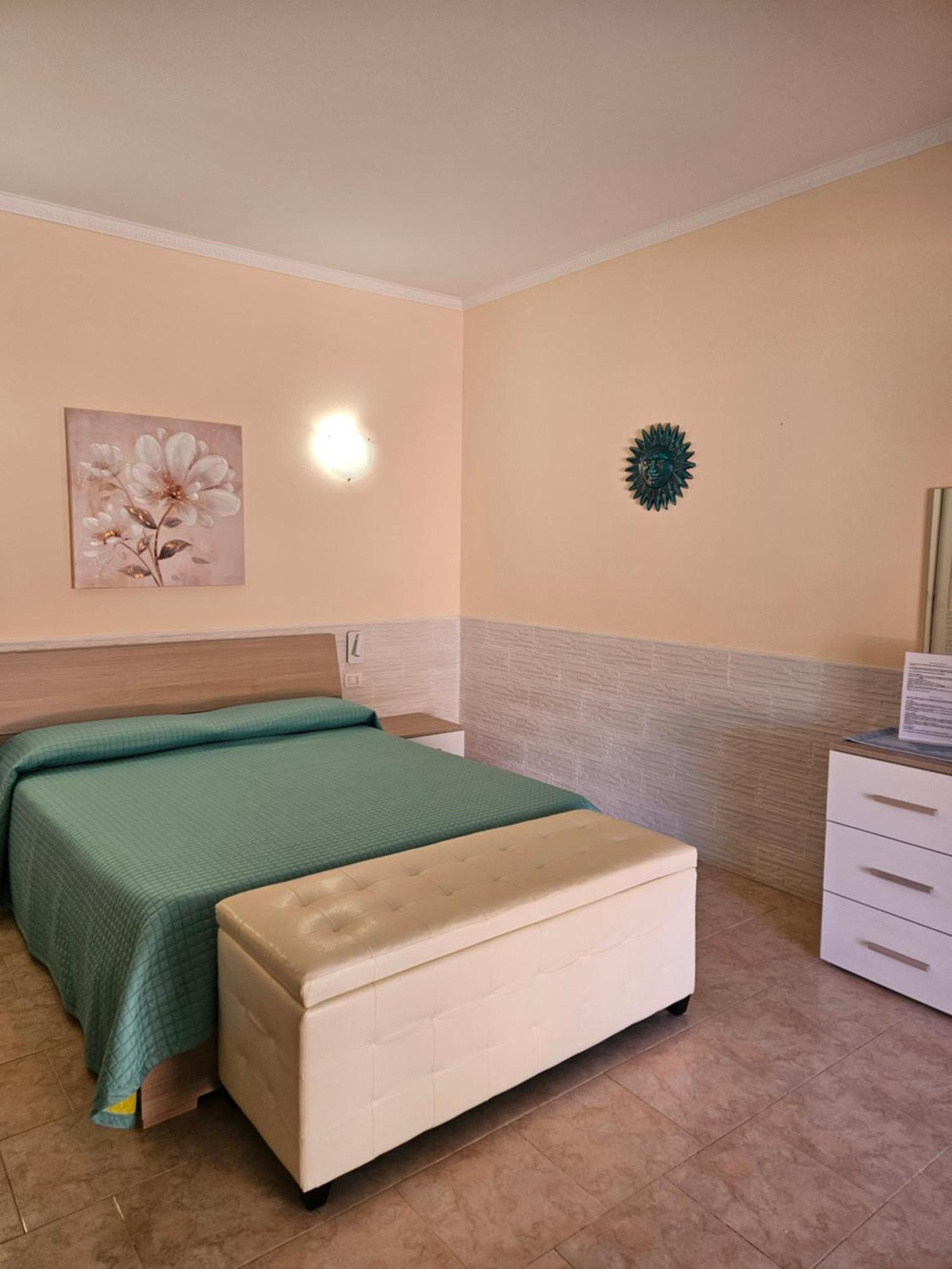 La Rosa Dei Venti B&B Chia Kültér fotó